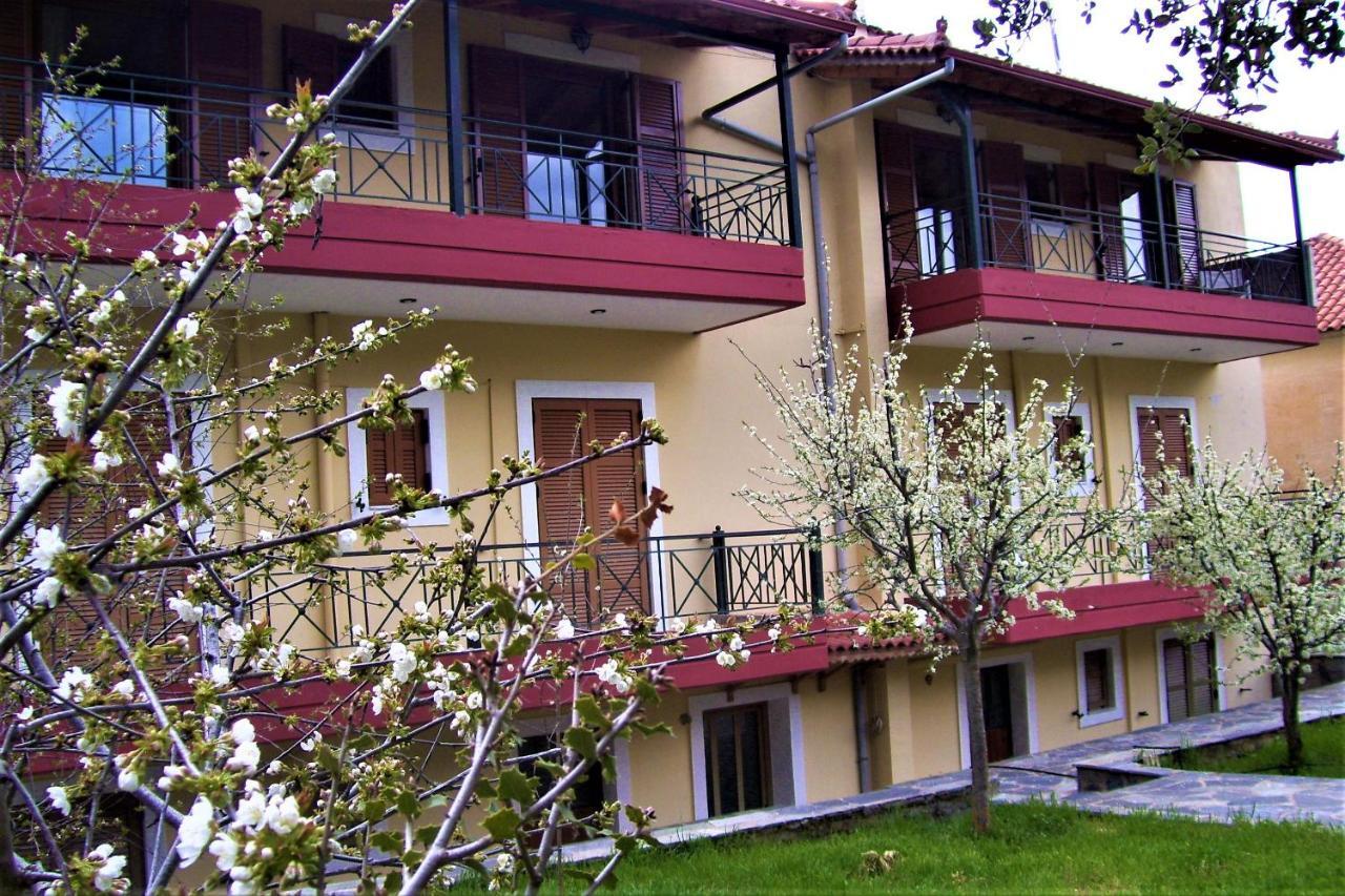 Mainades House Lägenhet Vytina Exteriör bild